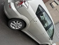 Grau Gebraucht 2005 Toyota Corolla Verso Van / Kleinbus | 3.499 € (Fairer Preis)
