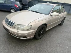 Grau Gebraucht 2000 Opel Omega Limousine | 1.490 € (Guter Preis)