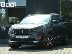 Grau Gebraucht 2023 Peugeot 5008 GT Van / Kleinbus | 39.980 € (Teuer)