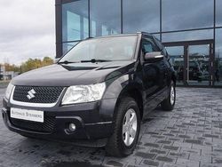 Schwarz (metallic) Gebraucht 2011 Suzuki Grand Vitara City SUV | 11.895 €