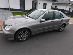 Grau Gebraucht 2004 Mercedes C180 Limousine | 2.200 €