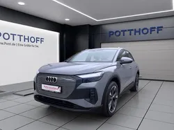 Grau Gebraucht 2022 Audi Q4 e-tron Comfort SUV | 29.750 € (Superpreis)