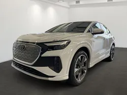 Gletscherweiss metallic Gebraucht 2024 Audi Q4 Sportback e-tron Ambiente SUV | 37.590 € (Guter Preis)