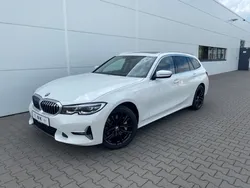 Weiß alpinweiss 3weiß Gebraucht 2021 BMW 330 Luxury Line Kombi | 49.350 €