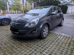 Grau Gebraucht 2011 Opel Corsa Selection Limousine | 4.500 € (Etwas zu teuer)