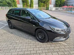 Schwarz Gebraucht 2018 Opel Astra Dynamic Kombi | 10.800 € (Guter Preis)