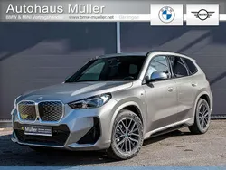 Spacesilber metallic Neu 2025 BMW iX1 Shadowline SUV | 47.910 € (Fairer Preis)