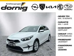 Deluxe white metallic (metallic) Gebraucht 2024 Kia Ceed Sportswagon Kombi | 22.960 € (Superpreis)