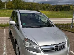 Grau Gebraucht 2010 Opel Zafira Van / Kleinbus | 1.300 € (Superpreis)