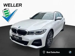 Mineralweiß (weiß) Gebraucht 2021 BMW 330e Shadowline Kombi | 32.750 € (Fairer Preis)