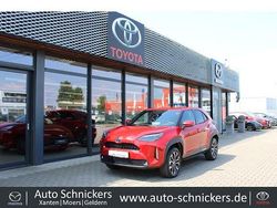 Karminarot metallic Gebraucht 2022 Toyota Yaris Hybrid Connect Style SUV | 22.490 € (Fairer Preis)