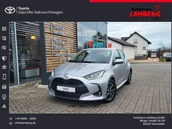 Schimmering silber metallic Gebraucht 2023 Toyota Yaris Team Kleinwagen | 21.990 € (Etwas zu teuer)