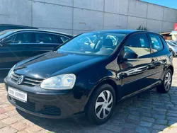 Schwarz Gebraucht 2005 VW Golf V Trendline Kleinwagen | 1.480 € (Fairer Preis)