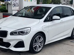 Weiß Gebraucht 2019 BMW 225 Active Tourer M Sport Van / Kleinbus | 17.990 € (Guter Preis)