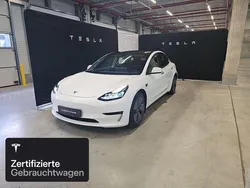 Pearl white multicoat Gebraucht 2021 Tesla Model 3 Limousine | 25.100 € (Fairer Preis)