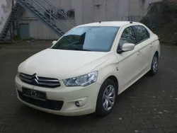 Weiß Gebraucht 2017 Citroën C-Elysee I SELECTION Limousine | 5.500 € (Fairer Preis)