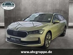 Ice tea gelb metallic Neu 2025 Skoda Superb Selection Kombi | 42.450 € (Teuer)