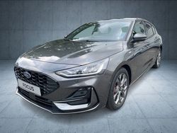 Grau Neu 2025 Ford Focus ST-Line Limousine | 31.490 € (Etwas zu teuer)