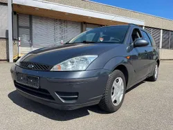 Grau Gebraucht 2002 Ford Focus Ambiente Kombi | 299 € (Superpreis)