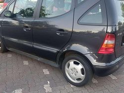 Grau Gebraucht 2001 Mercedes A170 Limousine | 1.000 € (Etwas zu teuer)