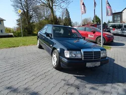 Blau Gebraucht 1993 Mercedes 200 Limousine | 7.700 €