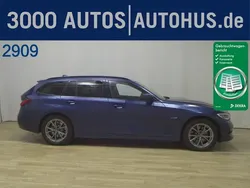 Saphirschwarz metallic Gebraucht 2022 BMW 330e Luxury Line | 34.922 € (Superpreis)