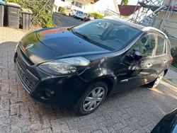 Gebraucht 2010 Renault Clio II Kleinwagen | 2.500 €