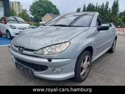 Grau Gebraucht 2004 Peugeot 206 CC Platinum Cabrio | 3.990 € (Teuer)