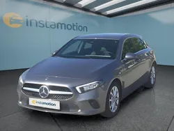 Grau Gebraucht 2021 Mercedes A180 Limousine | 23.549 € (Guter Preis)