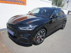 Schwarz Gebraucht 2022 Ford Mustang Mach-E SUV | 34.900 € (Superpreis)