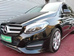 Schwarz Gebraucht 2016 Mercedes B200 Van / Kleinbus | 16.979 € (Fairer Preis)