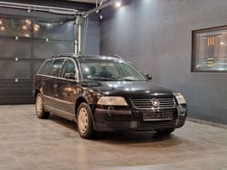 Schwarz Gebraucht 2001 VW Passat Basis Kombi | 1.499 € (Guter Preis)