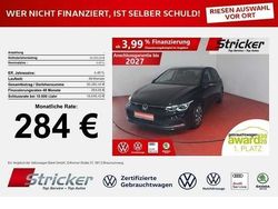 Deep black perleffekt (metallic) Gebraucht 2022 VW Golf VIII Active Limousine | 25.939 € (Fairer Preis)