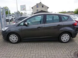 Grau Gebraucht 2017 Ford C-MAX Ambiente Van / Kleinbus | 5.900 € (Guter Preis)