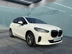 Weiß Gebraucht 2024 BMW 218 Active Tourer Van / Kleinbus | 38.050 € (Fairer Preis)
