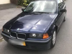 Blau Gebraucht 1992 BMW 316 Limousine | 999 €