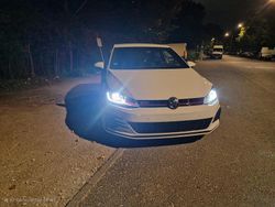 Weiß Gebraucht 2020 VW Golf VII GTI Kleinwagen | 25.999 € (Etwas zu teuer)