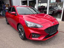 Rot Gebraucht 2022 Ford Focus ST-Line X Limousine | 18.795 € (Fairer Preis)