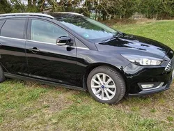 Schwarz Gebraucht 2016 Ford Focus Titanium Kombi | 11.500 € (Teuer)