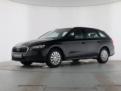 Schwarzmagic perleffekt Gebraucht 2024 Skoda Octavia Essence Kombi | 23.879 € (Superpreis)