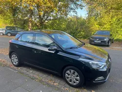 Schwarz Gebraucht 2016 Hyundai i20 Kleinwagen | 5.999 € (Guter Preis)