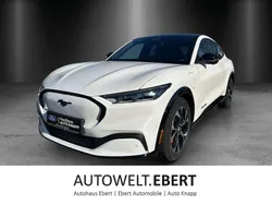 Starweiß Gebraucht 2021 Ford Mustang Mach-E Extended Range SUV | 33.990 € (Superpreis)
