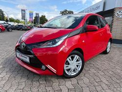 Rot Gebraucht 2016 Toyota Aygo Edition-S Kleinwagen | 7.990 € (Fairer Preis)