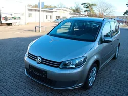Beige Gebraucht 2013 VW Touran Trendline Van / Kleinbus | 7.850 € (Fairer Preis)