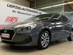 Grau Gebraucht 2018 Hyundai i30 Passion Limousine | 13.974 € (Teuer)