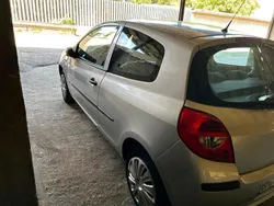 Silber Gebraucht 2006 Renault Clio II Kleinwagen | 2.100 €