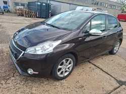 Schwarz Gebraucht 2014 Peugeot 208 Style Kleinwagen | 4.499 € (Fairer Preis)