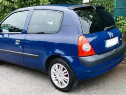 Blau Gebraucht 2003 Renault Clio II Kleinwagen | 1.200 € (Fairer Preis)