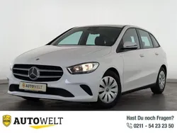 Weiß Gebraucht 2022 Mercedes B180 Van / Kleinbus | 22.560 € (Guter Preis)