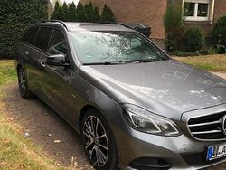 Schwarz Gebraucht 2015 Mercedes E250 Avantgarde Kombi | 16.500 € (Fairer Preis)